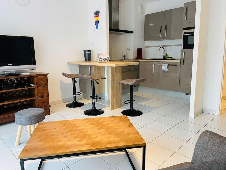 Majestic Apartment Besancon Luaran gambar